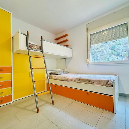 Roc Mar 3 3D - Apartamento Cerca Del Centro Y De La Playa - Terraza Con Vistas Al Mar Y Al Puerto Roses Luaran gambar