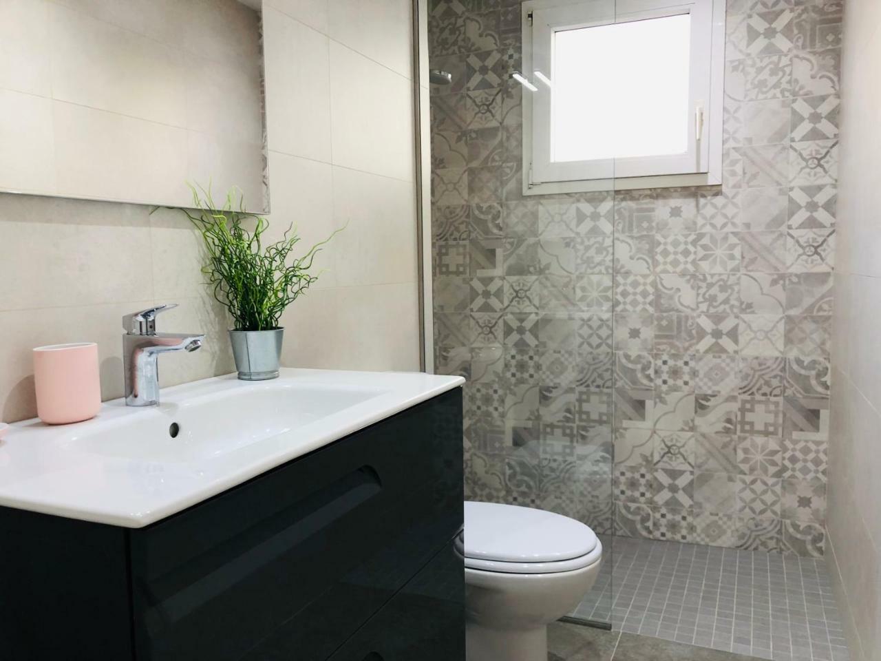 Roc Mar 3 3D - Apartamento Cerca Del Centro Y De La Playa - Terraza Con Vistas Al Mar Y Al Puerto Roses Luaran gambar