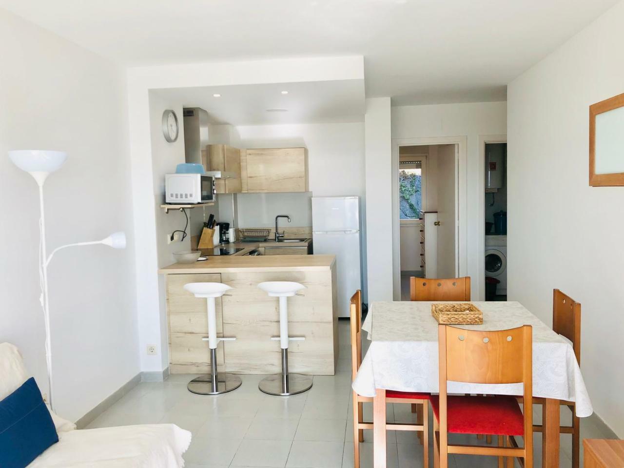 Roc Mar 3 3D - Apartamento Cerca Del Centro Y De La Playa - Terraza Con Vistas Al Mar Y Al Puerto Roses Luaran gambar