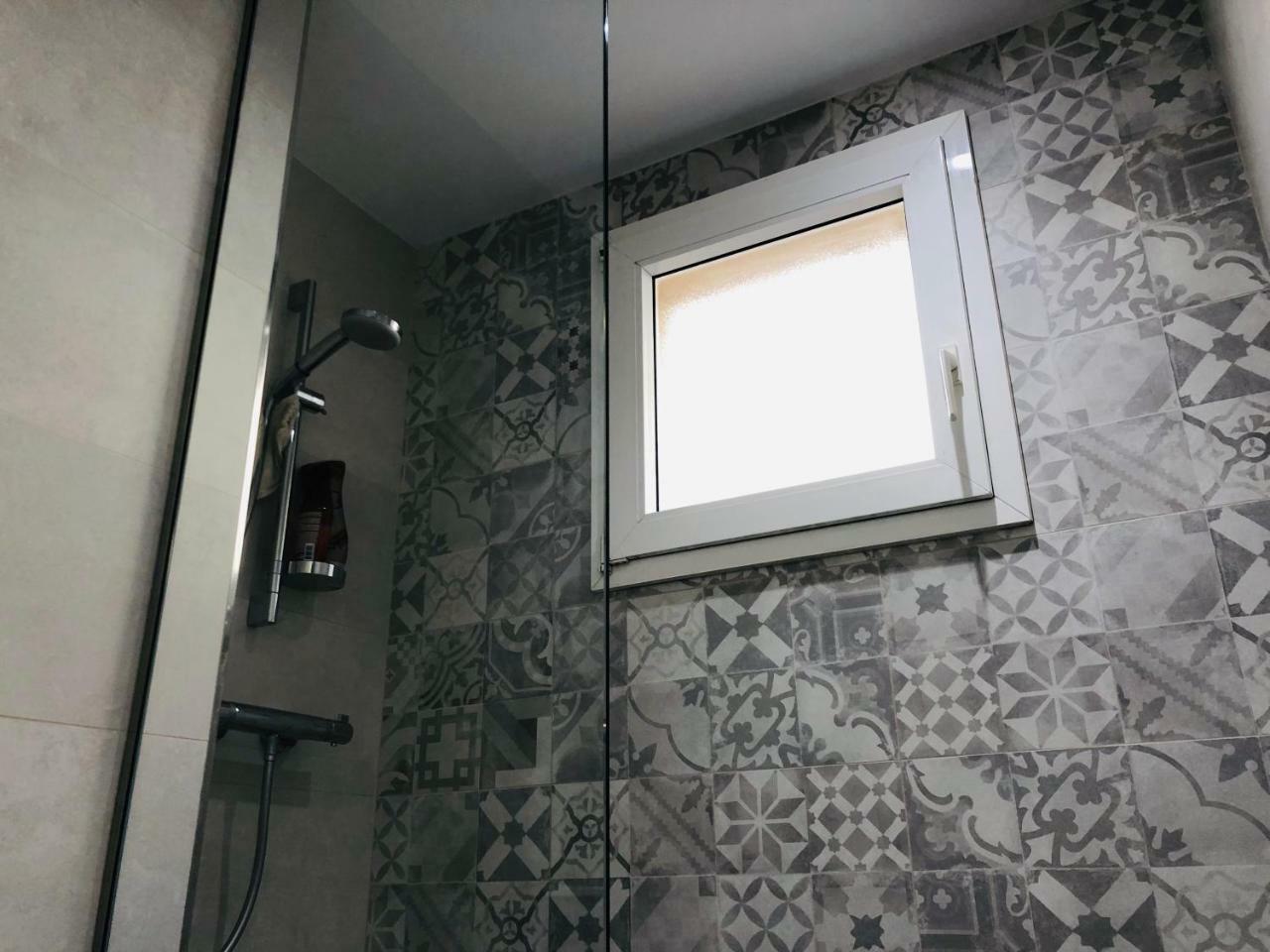 Roc Mar 3 3D - Apartamento Cerca Del Centro Y De La Playa - Terraza Con Vistas Al Mar Y Al Puerto Roses Luaran gambar